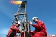 TT dầu TG ngày 21/11: Giá tăng do mong đợi việc cắt giảm sản lượng của OPEC